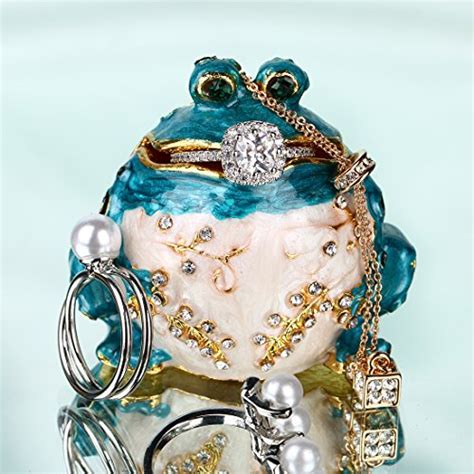 yu feng crystal frog necklace